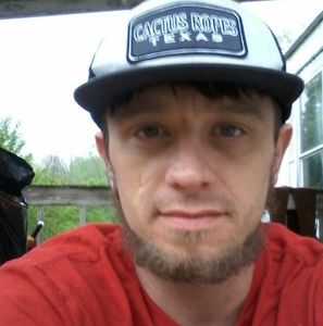 Meet your Posher, Levi